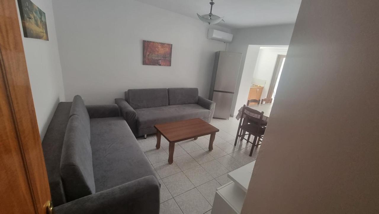 Teemo'S Apartments Sarandë Exterior foto